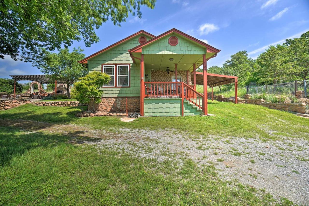 Charming Hilltop Cottage In Medicine Park! Екстериор снимка